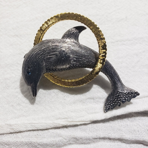Beautiful Vintage Liz Claiborne Goldtone and brushed Silvertone Dolphin and Hoop - Picture 2 of 6